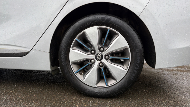 Hyundai IONIQ 1.6 GDi Plug-in Hybrid Premium SE 5dr DCT Hatchback